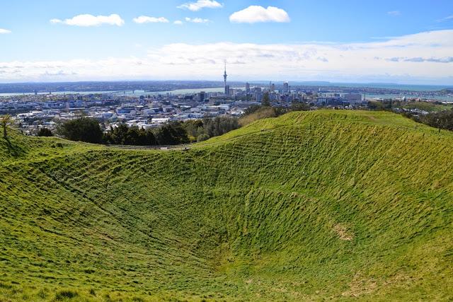 MT EDEN: PASSEGGIANDO PER UN VULCANO A AUCKLAND