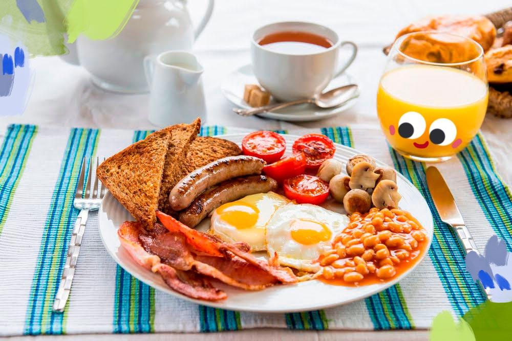 piatto tipico dell'Inghilterra con la colazione inglese