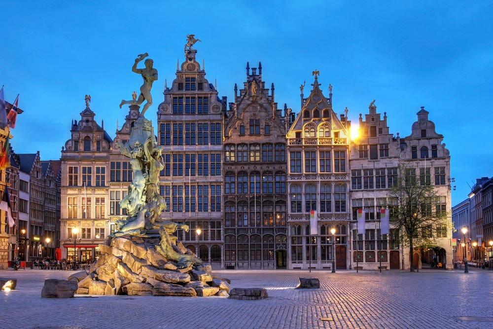 cosa vedere ad Anversa piazza Grote Markt