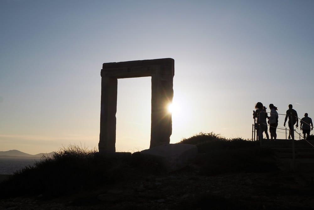 tramonto al Tempio di Apollo a Naxos
