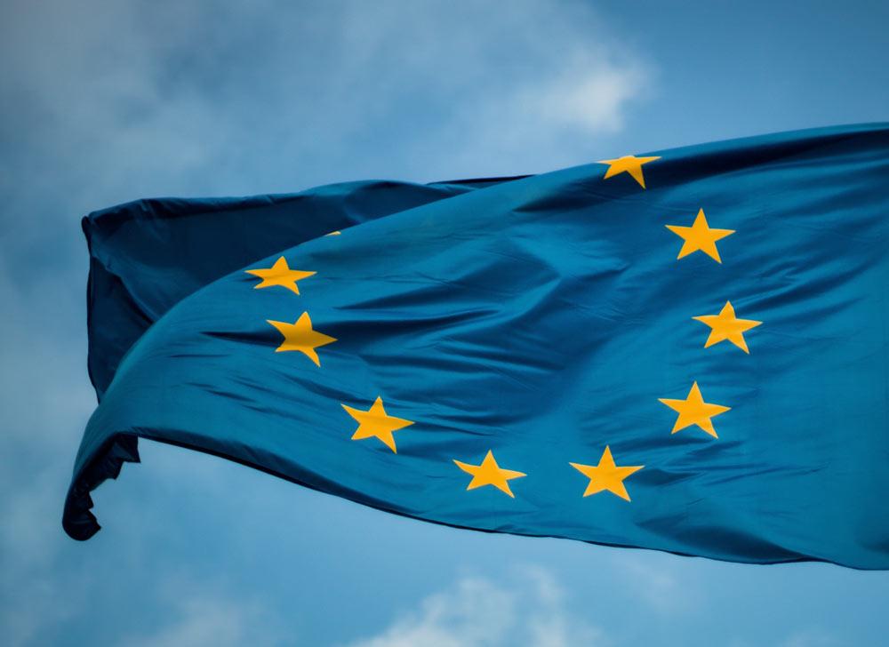 bandiera dell'unione europea, parlamento di bruxelles