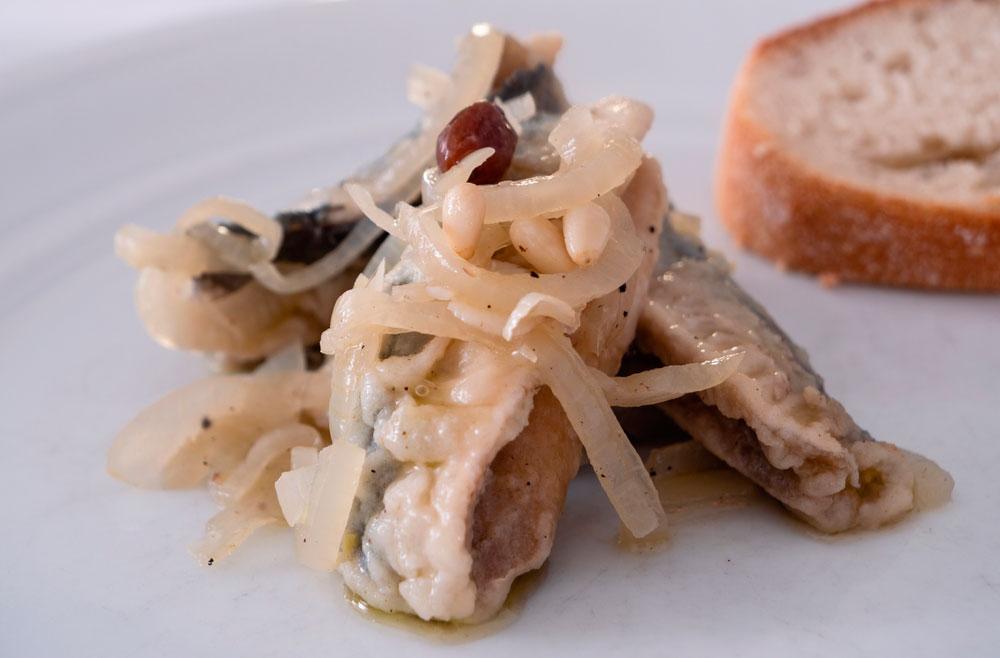 sarde in saor, piatto tipico di venezia
