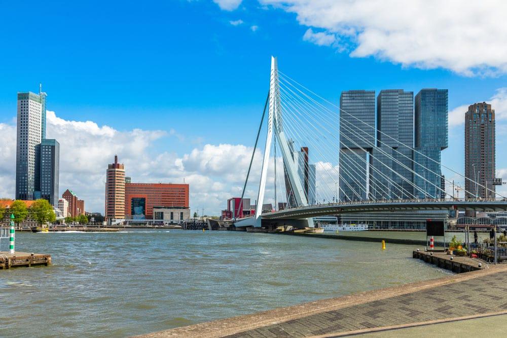 Erasmusbrug il ponte più famoso di Rotterdam
