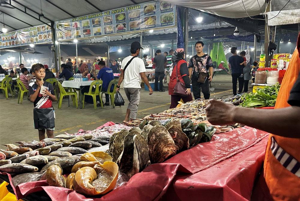 What to see and do in Borneo Malaysia Kota Kinabalu food market