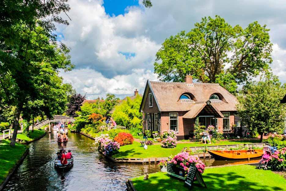 passeggiata in barca per Giethoorn