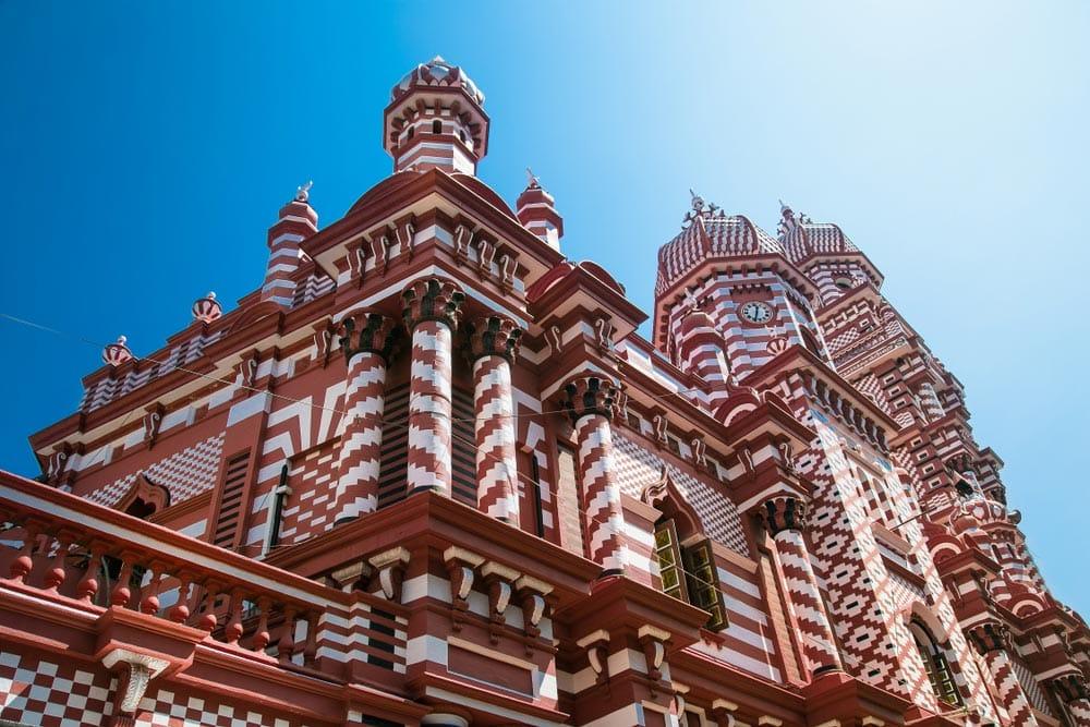 cosa vedere e fare a colombo Moschea Rossa