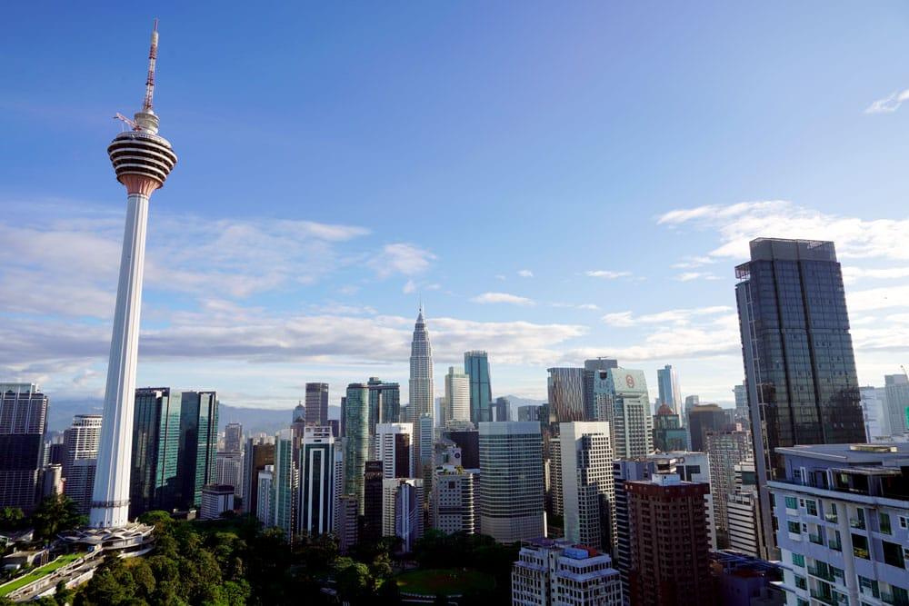 Skyline di Kuala Lumpur grattacieli e Torre Menara