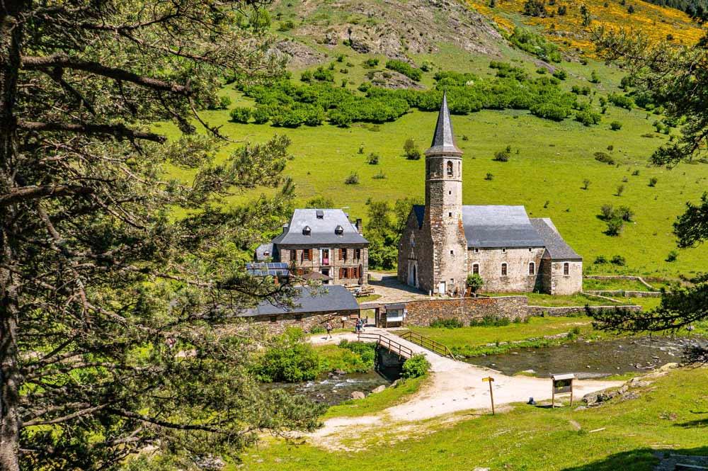 chiesa romanica nel valle di arán