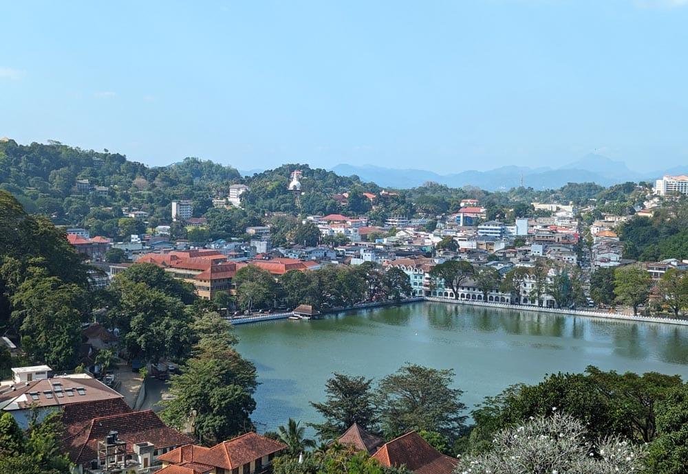 vistas del lago de Kandy dal Arthur's Seat