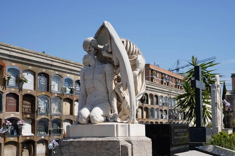 Bacio della Morte Cimitero Poblenou