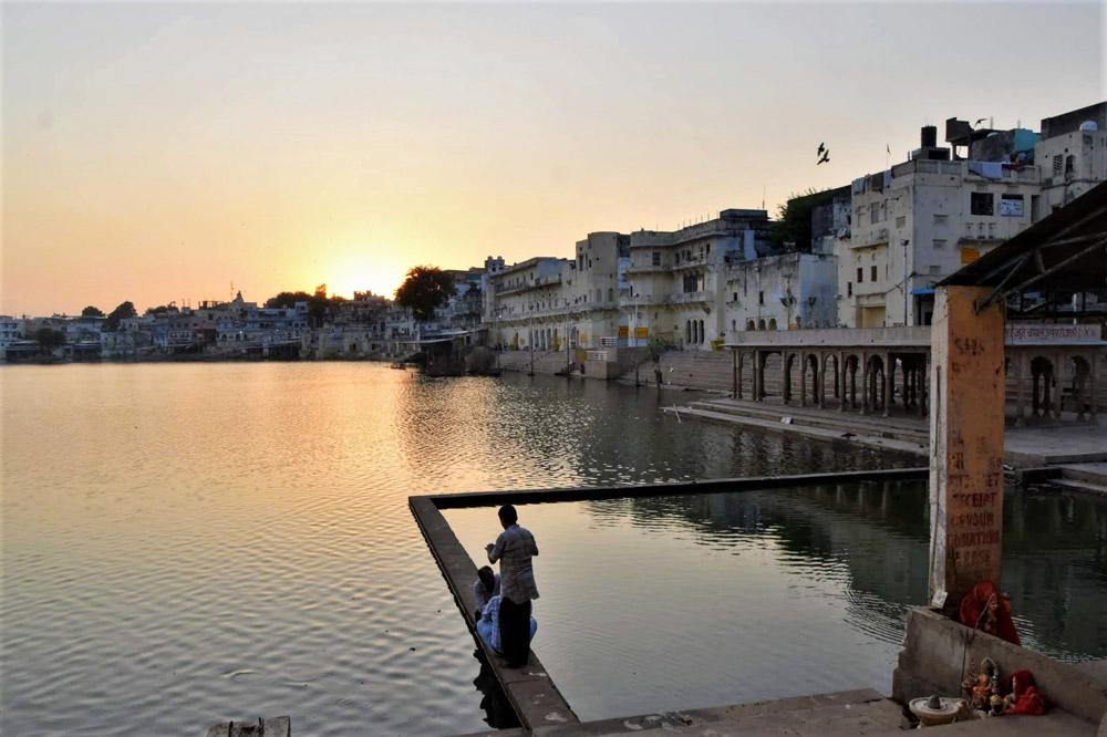 cosa fare a Pushkar al tramonto nei ghats