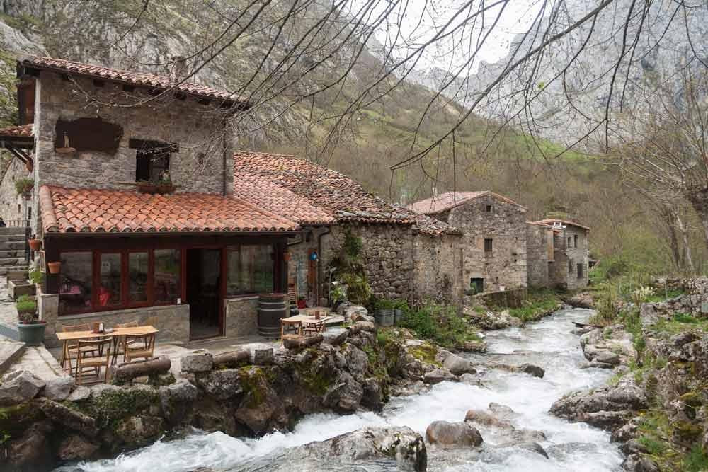 villaggio di Bulnes nelle Asturie