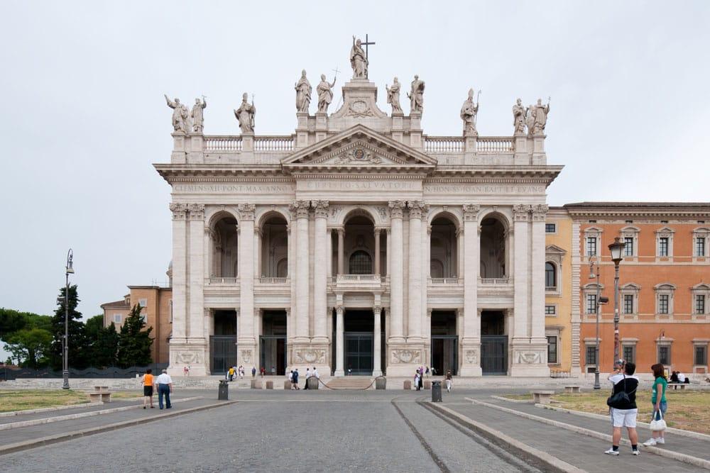 facciata della Basilica di San Giovanni in Laterano a Roma