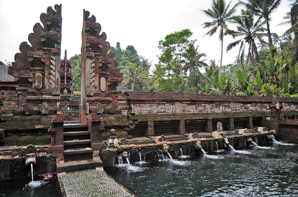 tirta empul, templo en bali
