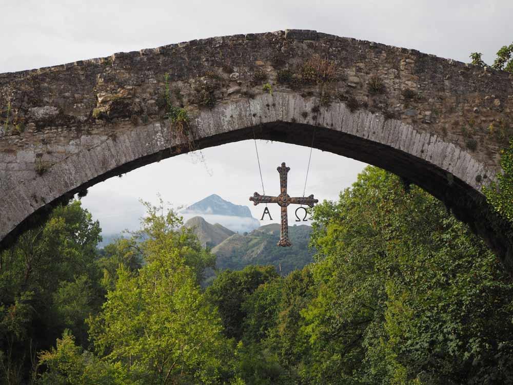Cruz de la Victoria in Puente Romano de Cangas de Onís
