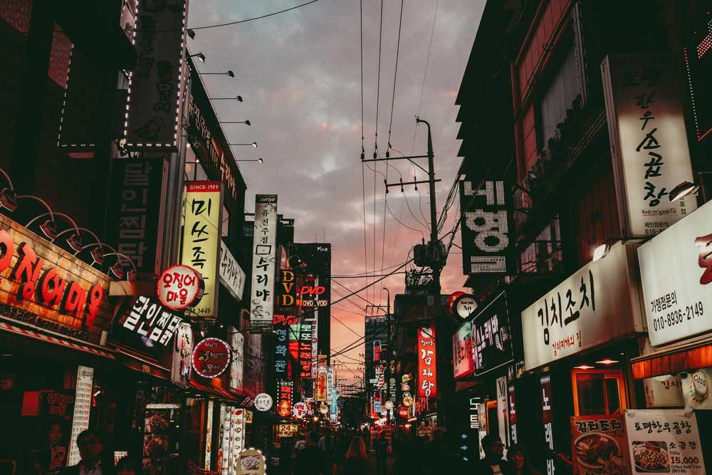 strada di Seul di notte Corea del Sud