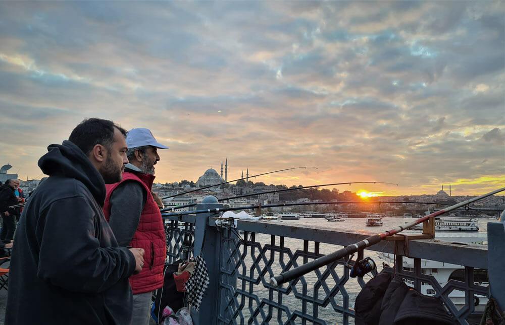 pescatori sul Ponte di Galata