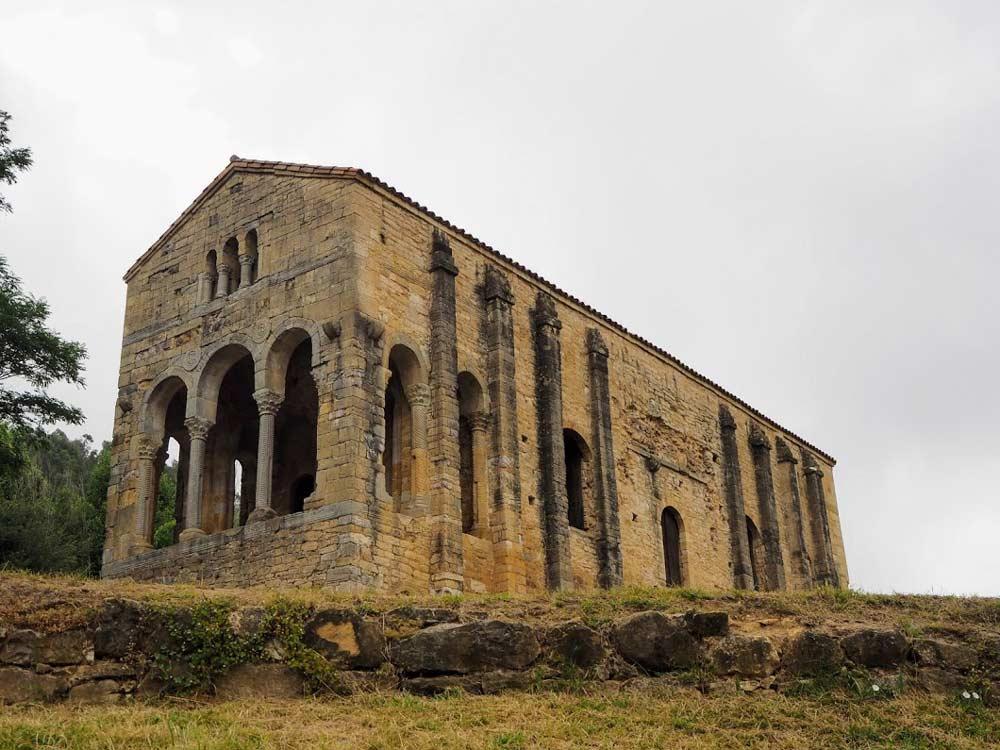 Chiesa di Santa María del Naranco