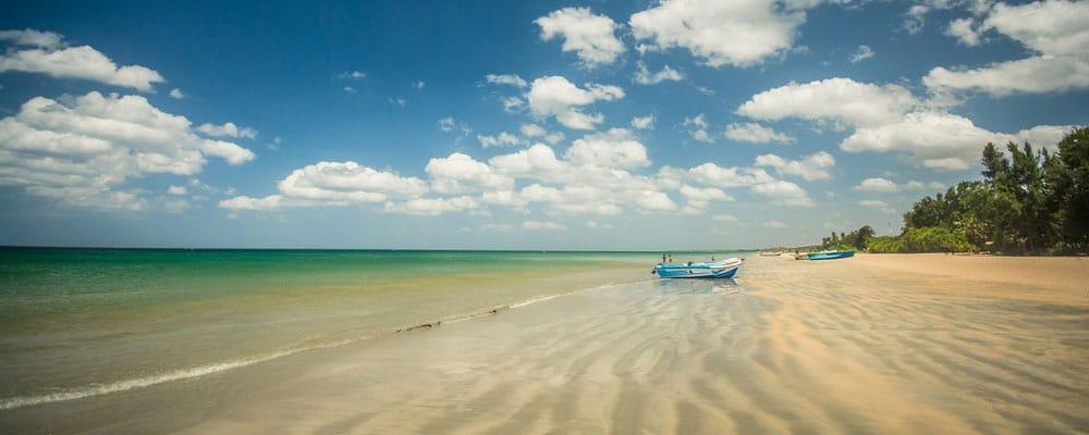 route to Sri Lanka Trincomalee beach