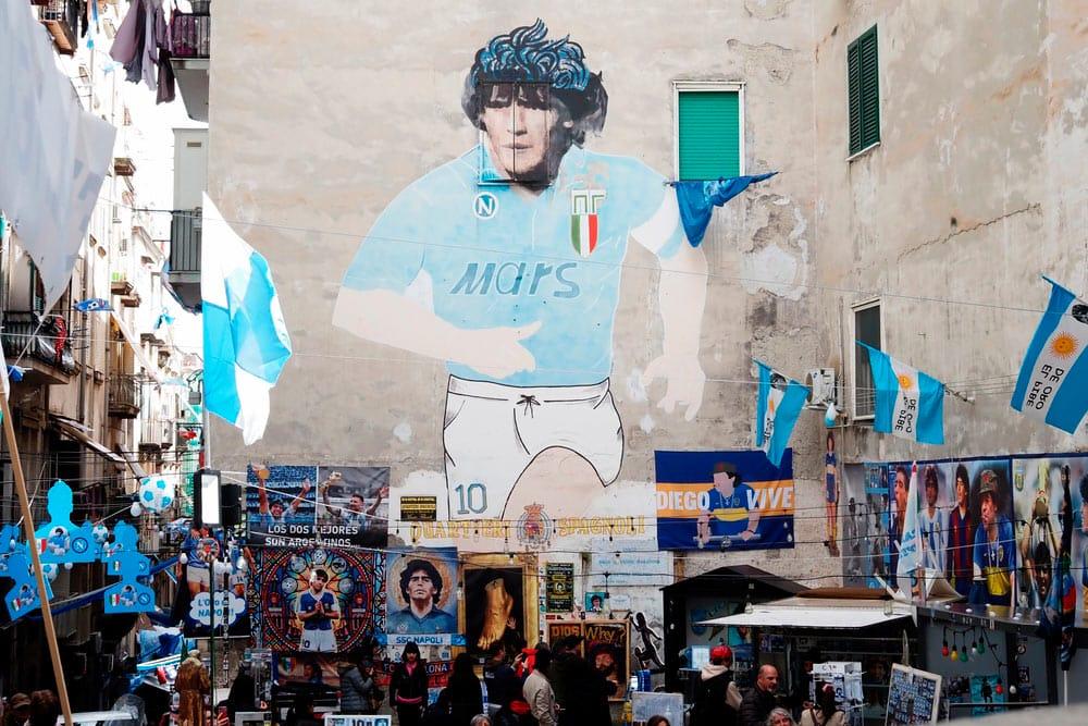 murale di maradona a napoli
