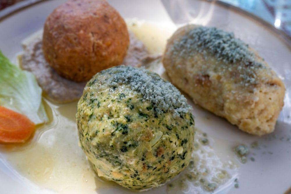 Canederli piatto tipico delle Dolomiti