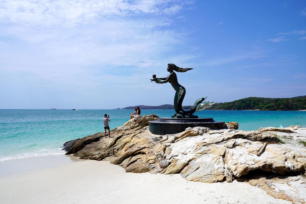 statua della sirena a Koh Samet