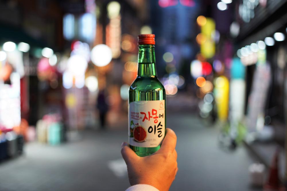 quanto cuesta viaggio a Corea bottiglia Soju