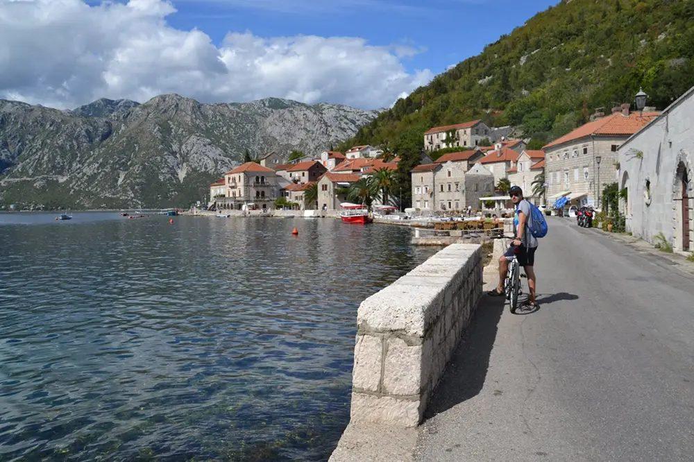 rober in bici per perast