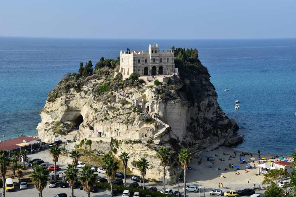 Santuario della Vergine dell'Isola a Tropea