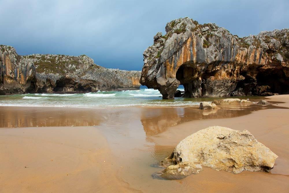 Spiaggia di Cuevas del Mar Asturie