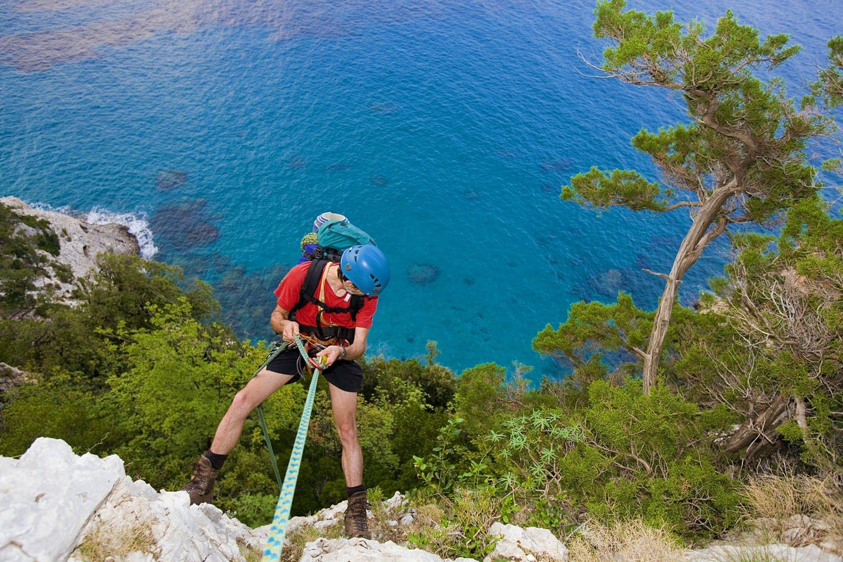 L’epico Selvaggio Blu in Sardegna include diverse calate spettacolari © Bernard van Dierendonck / Getty Images