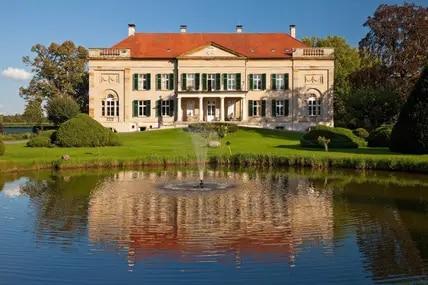 Die Spargelmetropole Sassenberg-Füchtorf ist auch für das Schloss Harkotten bekannt. 