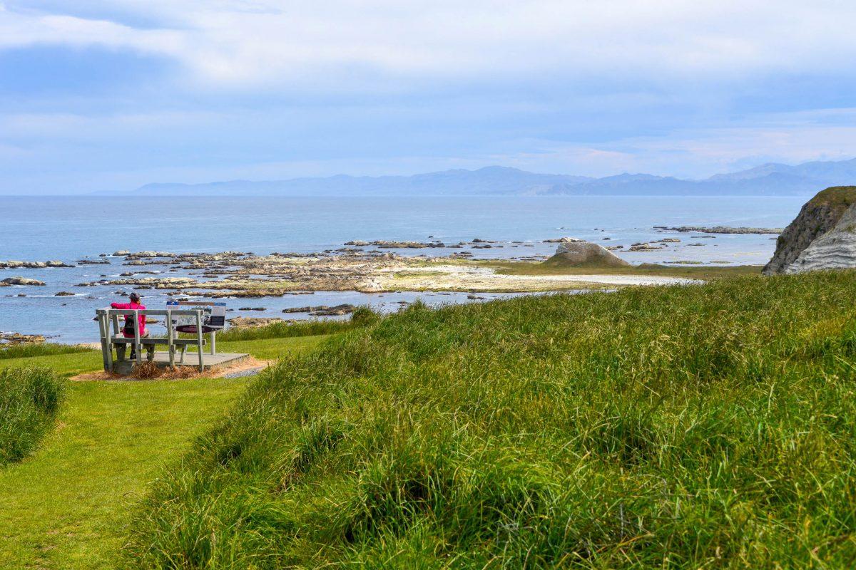 Picnic benches on lookout points invite you to linger and relax on the Kaikoura Peninsula Walkway with spectacular distant views, New Zealand - © FRASHO / franks-travelbox